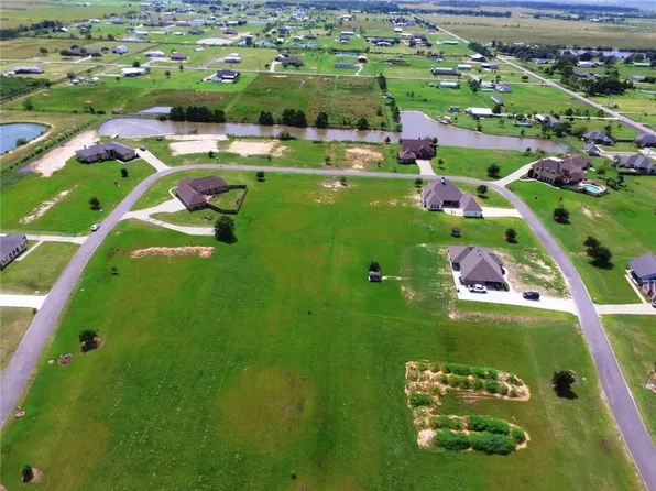 Indian Lake Dr, Lake Charles, LA 70607