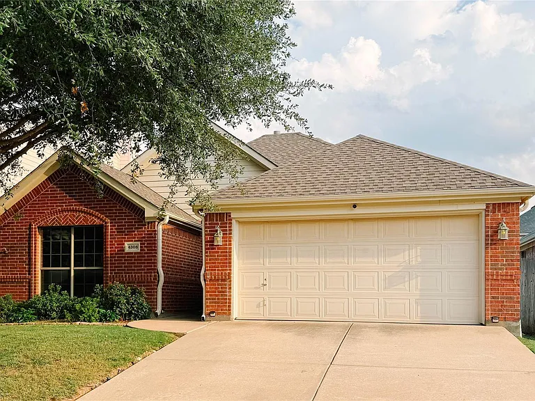 4308 Summer Star Ln — Photo 1