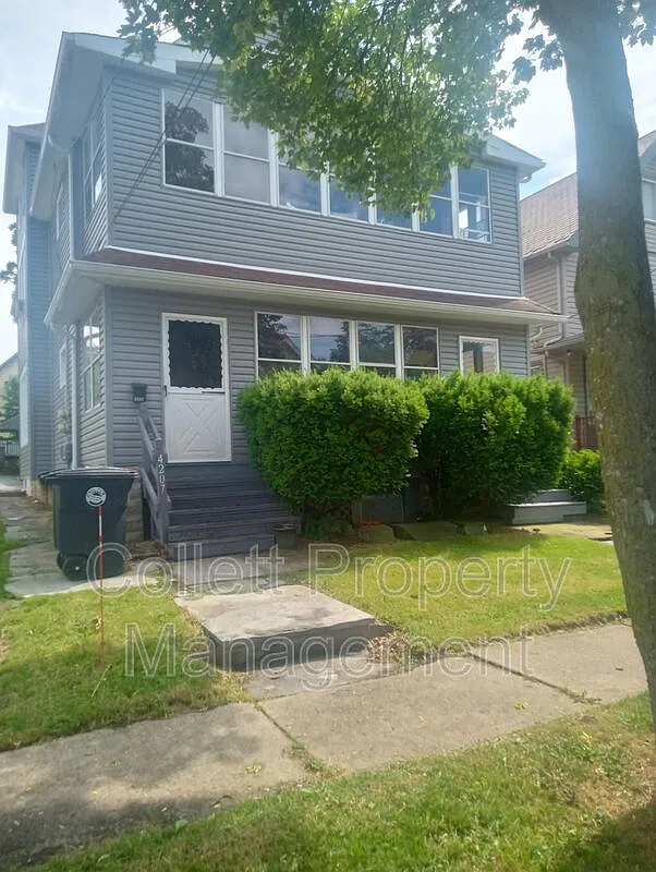 3 bed, 1.0 bath, 1078 sqft, $1,200 — Photo 1