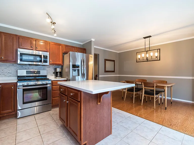 8165 Heritage Dr — Photo 12