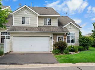 8860 Spring Ln, Woodbury, MN 55125