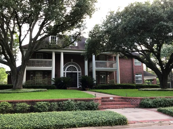 34 Du Pont Cir, Sugar Land, TX 77479