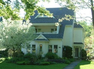 96 Stoneleigh Ct, Rochester, NY 14618