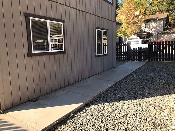 3rd image of 10702 10th Ave #B