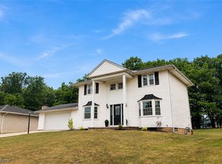 5216 Sassafras Dr, Parma, OH 44129
