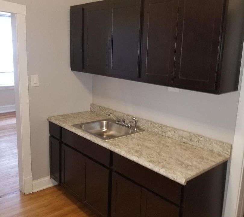2nd image of 3845 W Cullom Ave #1
