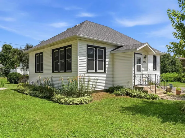 306 Franklin St, Elgin, IA 52141