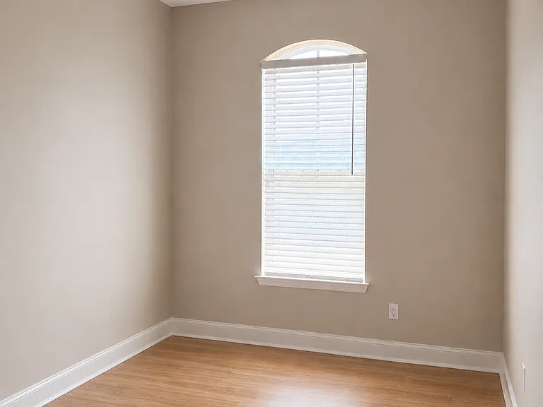 2798 Howard Ave #B — Photo 8