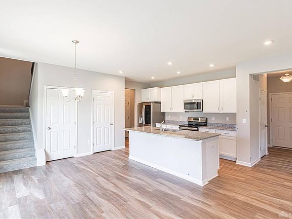 4th image of 2621 Leonardo Way
