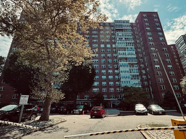 43-10 Kissena Boulevard image 16 of 18