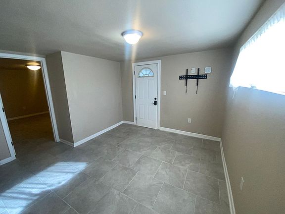 3rd image of 3256-3258 Blackwell Dr