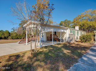 608 Galley Ct, Hampstead, NC 28443