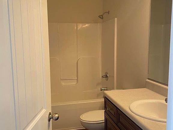 4th image of 1824 Lauren Ln #1824