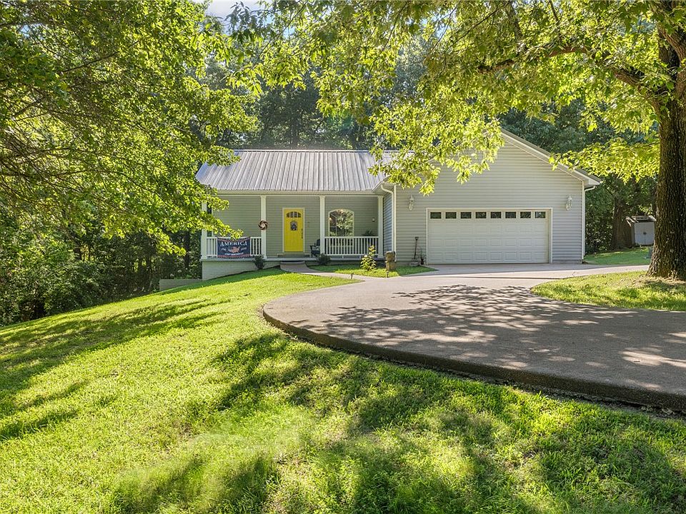 1st image of 416 Meadow Lark Dr