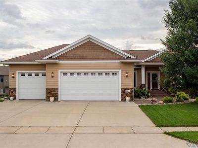 2601 S Villanova Ave, Sioux Falls, SD, 57106