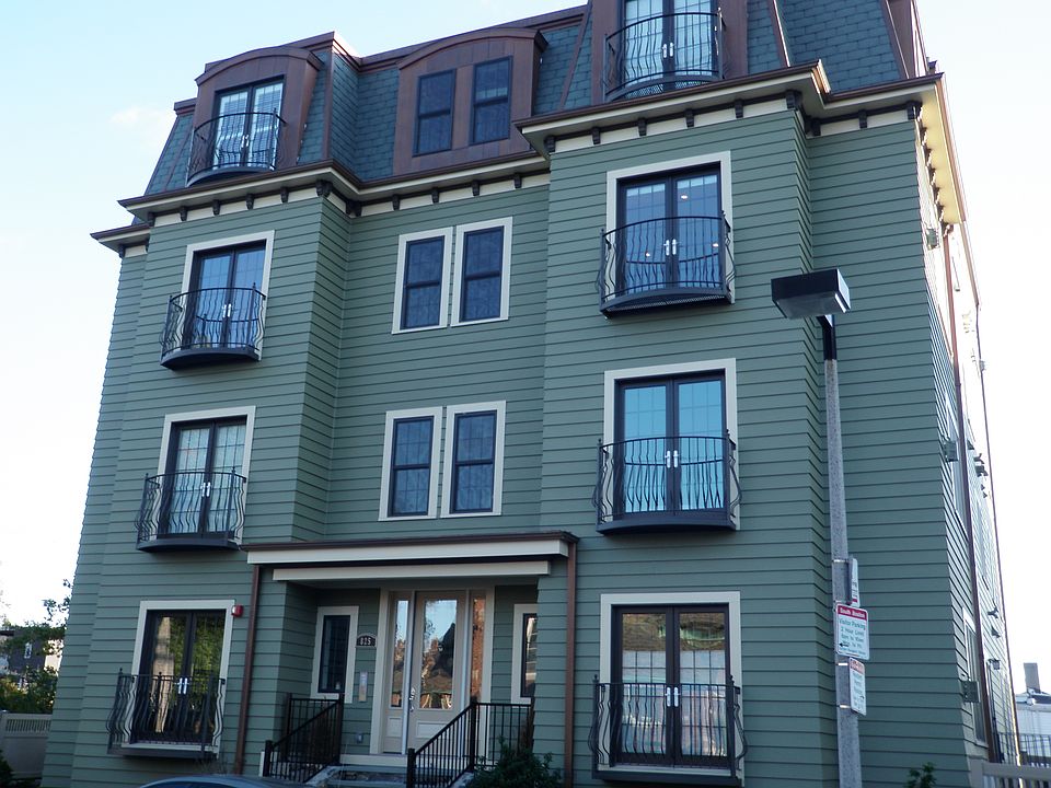 825 E. 4th St (near N)