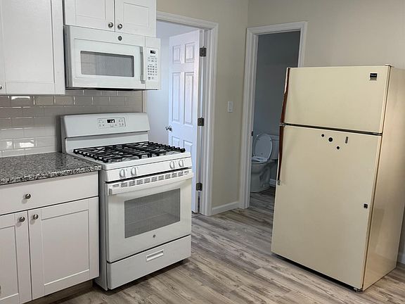 3rd image of 729 Bordentown Ave APT A