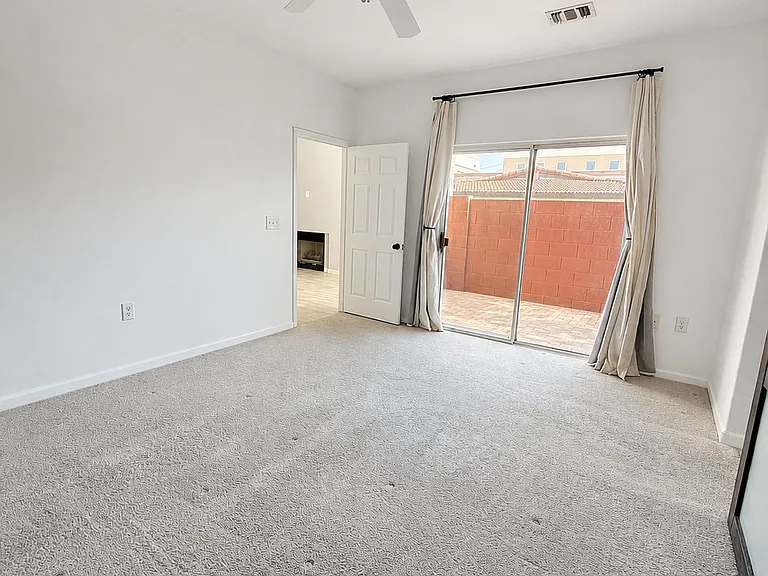 3221 N 37th St #15 — Photo 16
