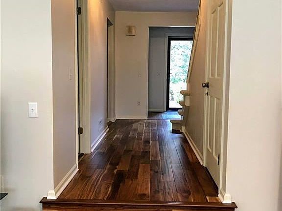 5th image of 55 Great Wood Cir