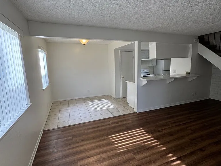 2631 Spinnaker Ave — Photo 2