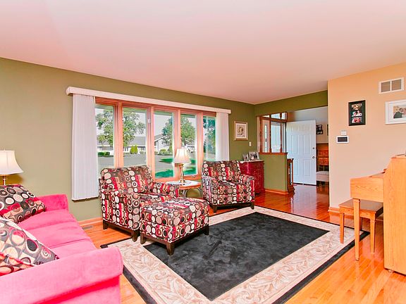4th image of 17843 Maryland Ct