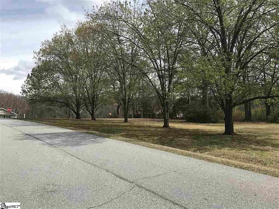2nd image of 320 Gilstrap Dr