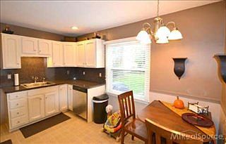 3rd image of 3026 N Altadena Ave
