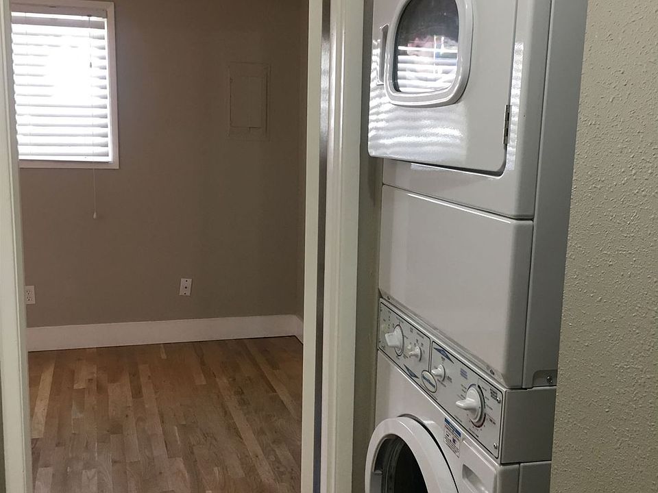 1st image of 1221-1229 SE Ash St #5649685