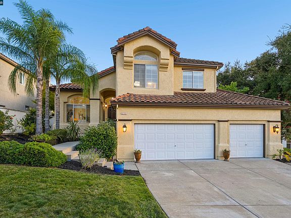 2nd image of 2153 Bluerock Cir