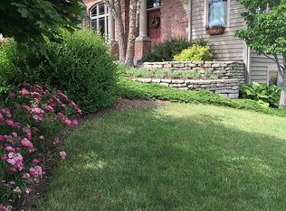 W341N6950 Northern Lights Dr, Oconomowoc, WI 53066