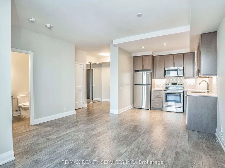 15 Lynch St #2202 — Photo 8
