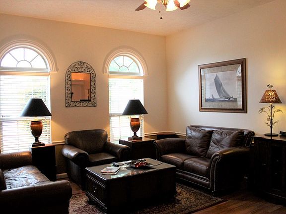 3rd image of 11930 Bridlewood Dr