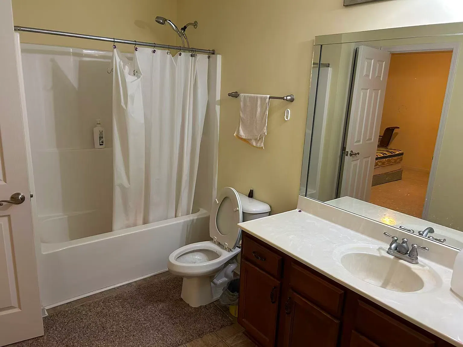 5 bed, 3350 sqft, $600 — Photo 4