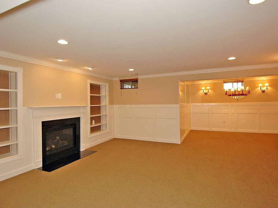 CLUBROOM WITH 2ND KITCHEN