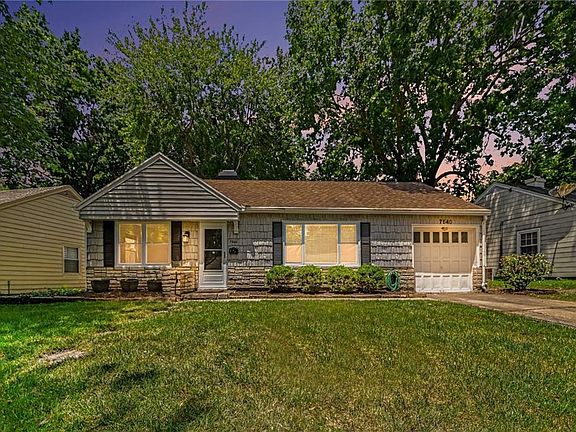 2nd image of 7540 Rainbow Dr