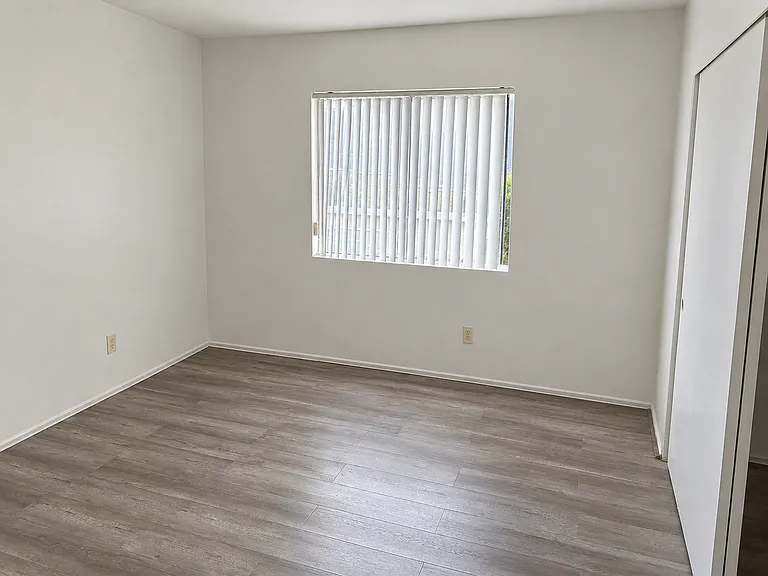 7138 Greeley St — Photo 18