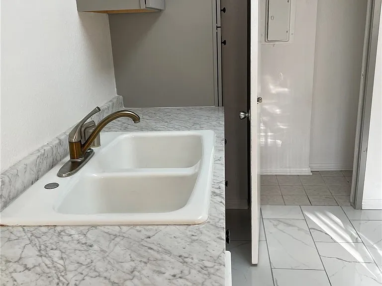 20426 S Vermont Ave #76 — Photo 4