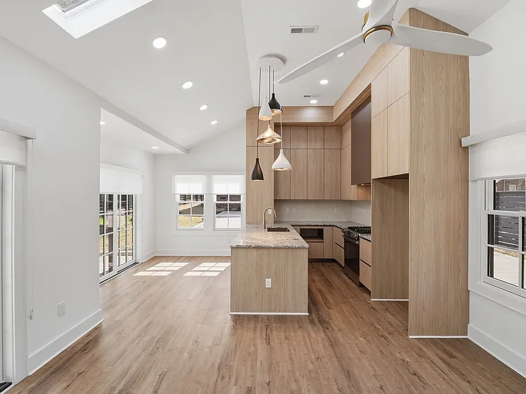 1840 Merriman Ave — Photo 23