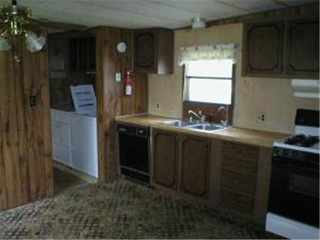 2nd image of 1202 18th Street E