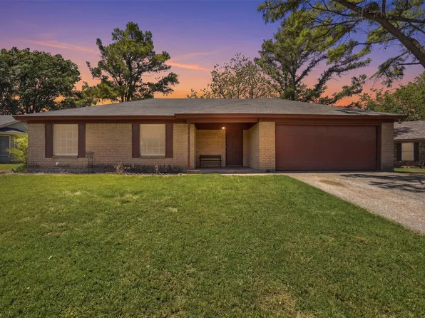 2026 Pebblecreek Dr, Cleburne, TX 76033