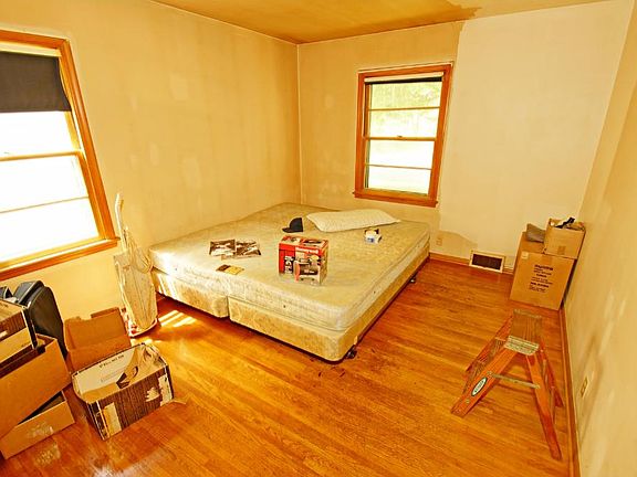 5th image of 4729 27th Ave S