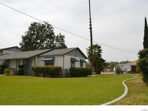 2nd image of 3520 Sierra Ave