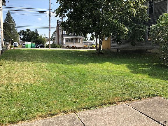 4th image of 610 S Broadway