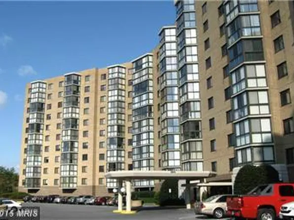 3330 N Leisure World Blvd #5621, Silver Spring, MD 20906