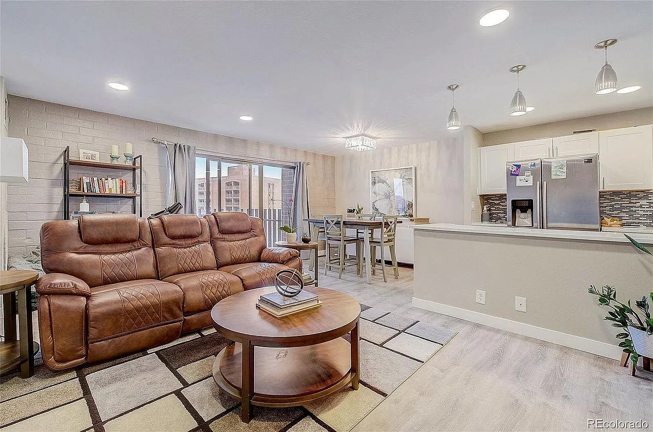 460 S Marion Street Pkwy — Photo 2