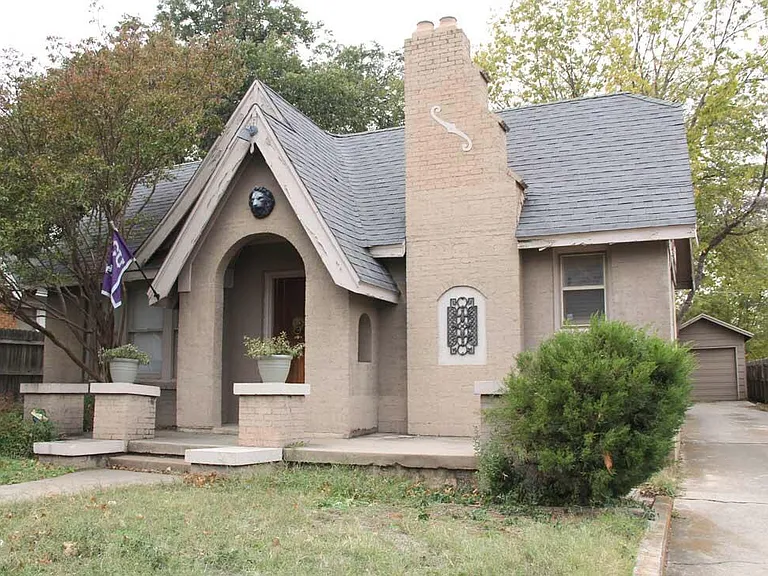 3104 Wabash Ave — Photo 1