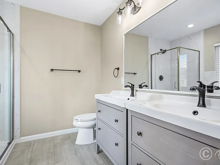 10831 Johanna Ave — Photo 17