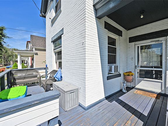 5th image of 518 Linden St