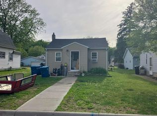 303 S 4th St, Henderson, MN 56044