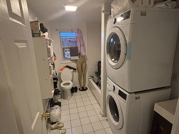 2nd image of 254 Salem St #246